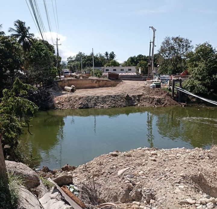 Cangrejos bridge construction is halted